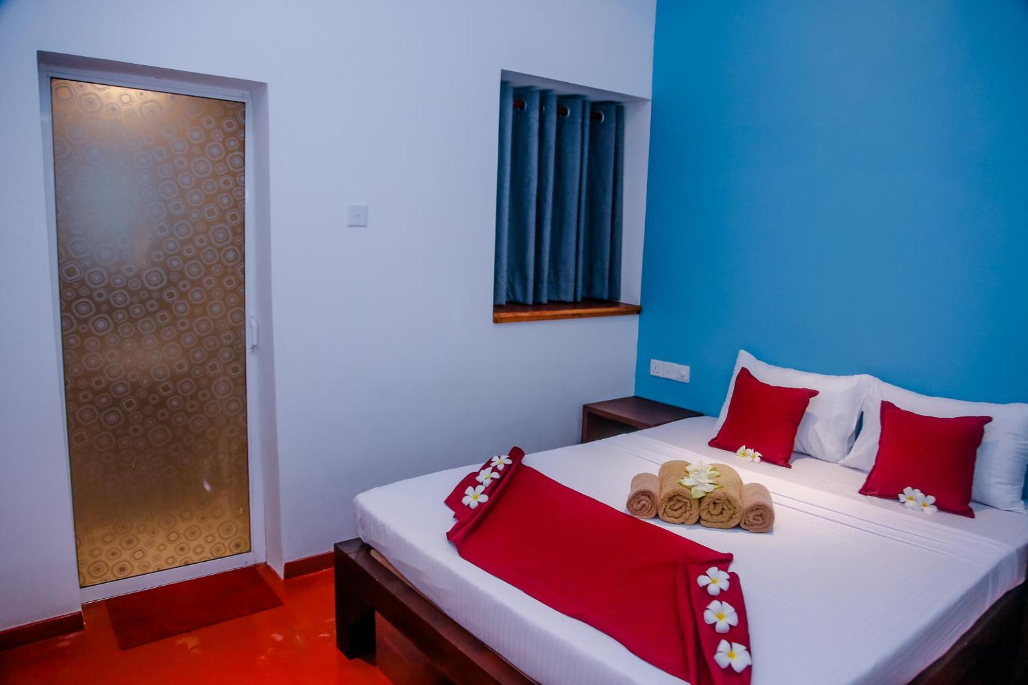 Hotel Anchorage Mirissa Extérieur photo