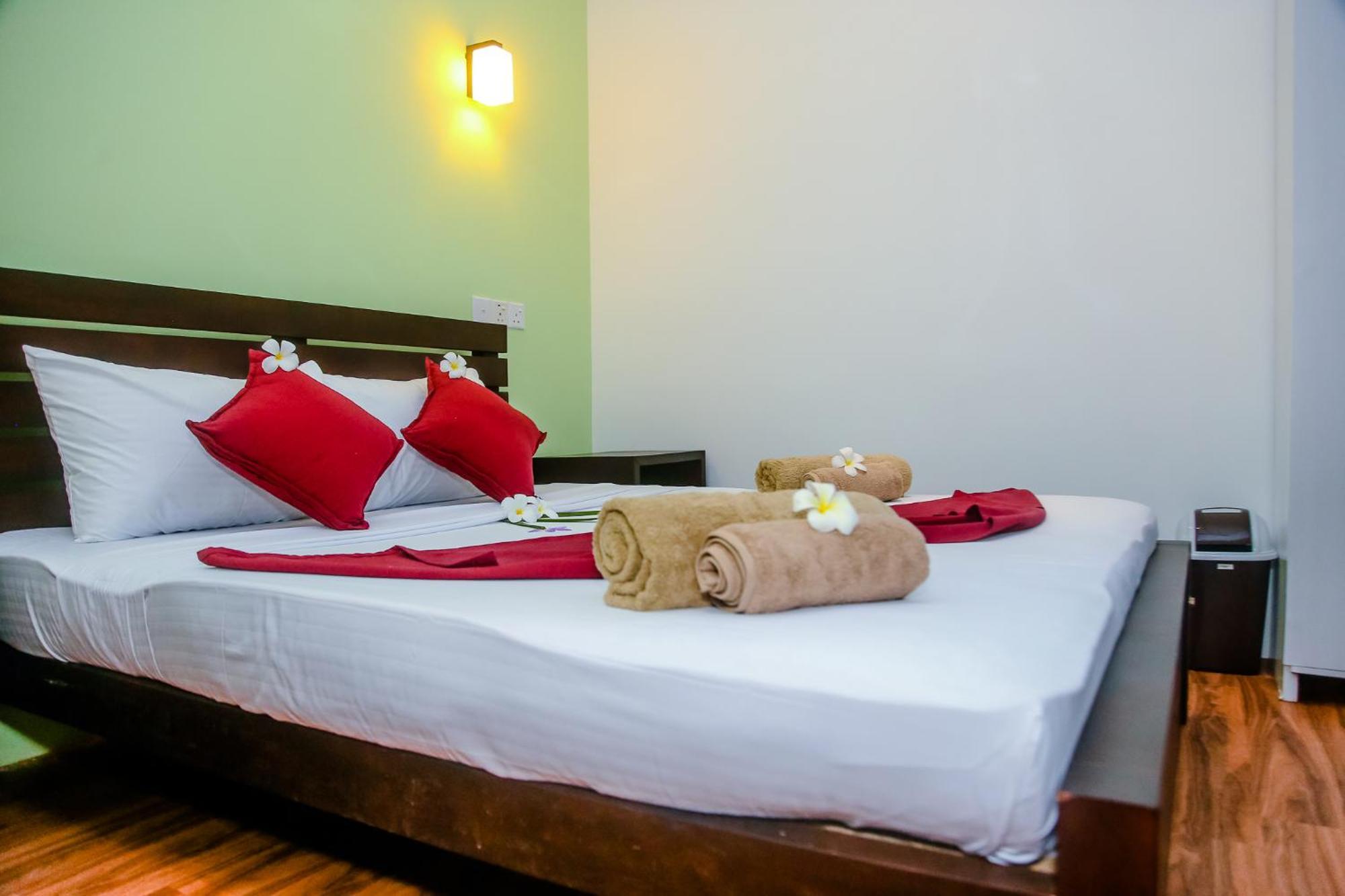 Hotel Anchorage Mirissa Extérieur photo
