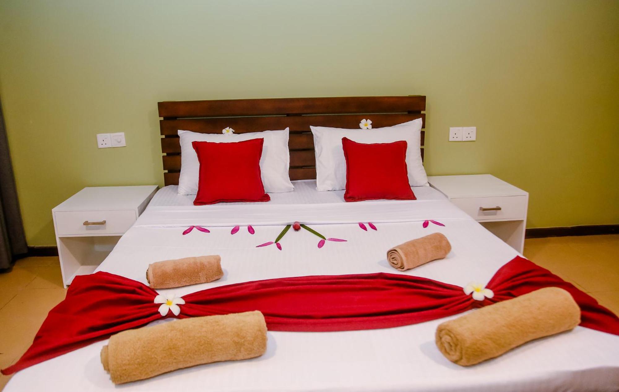 Hotel Anchorage Mirissa Extérieur photo