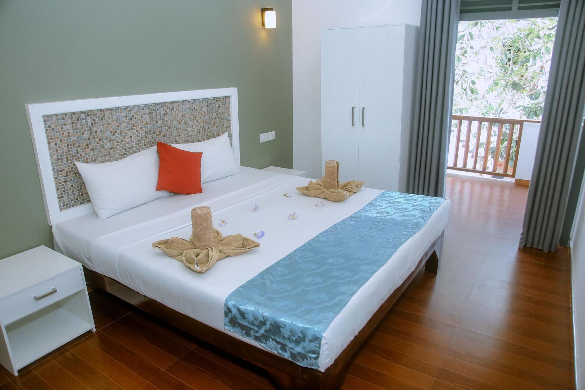 Hotel Anchorage Mirissa Extérieur photo