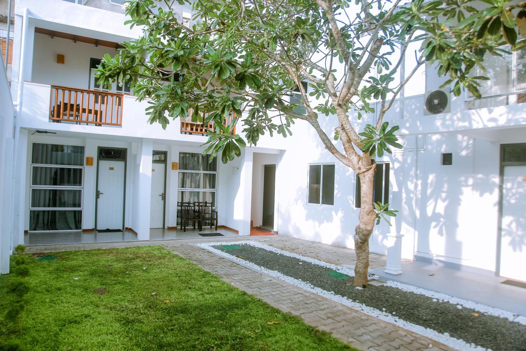 Hotel Anchorage Mirissa Extérieur photo